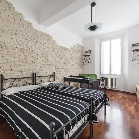 La Cineteca Bed & Breakfast *